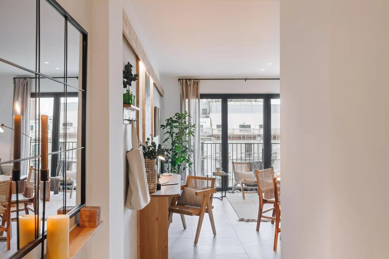 Ferrat - 3 Bedrooms In Eixample Esquerra Barcelona 0*,  Spain