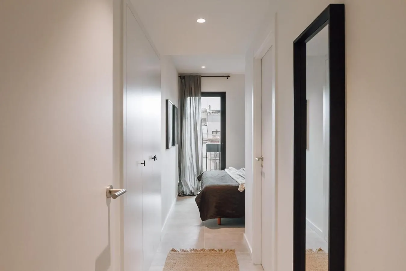 Ferrat - 3 Bedrooms In Eixample Esquerra Barcelona 0*,