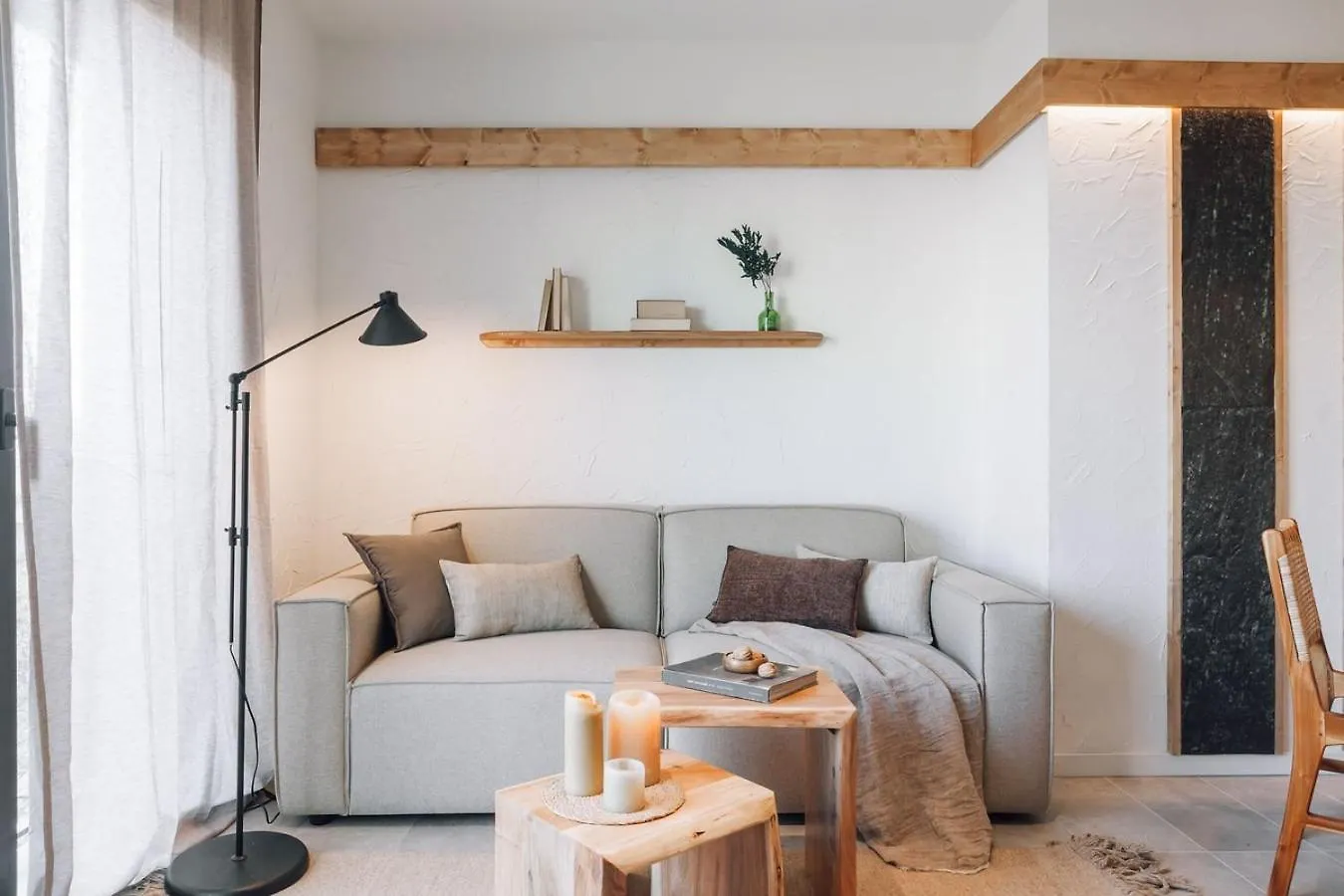 Apartment Ferrat - 3 Bedrooms In Eixample Esquerra Barcelona