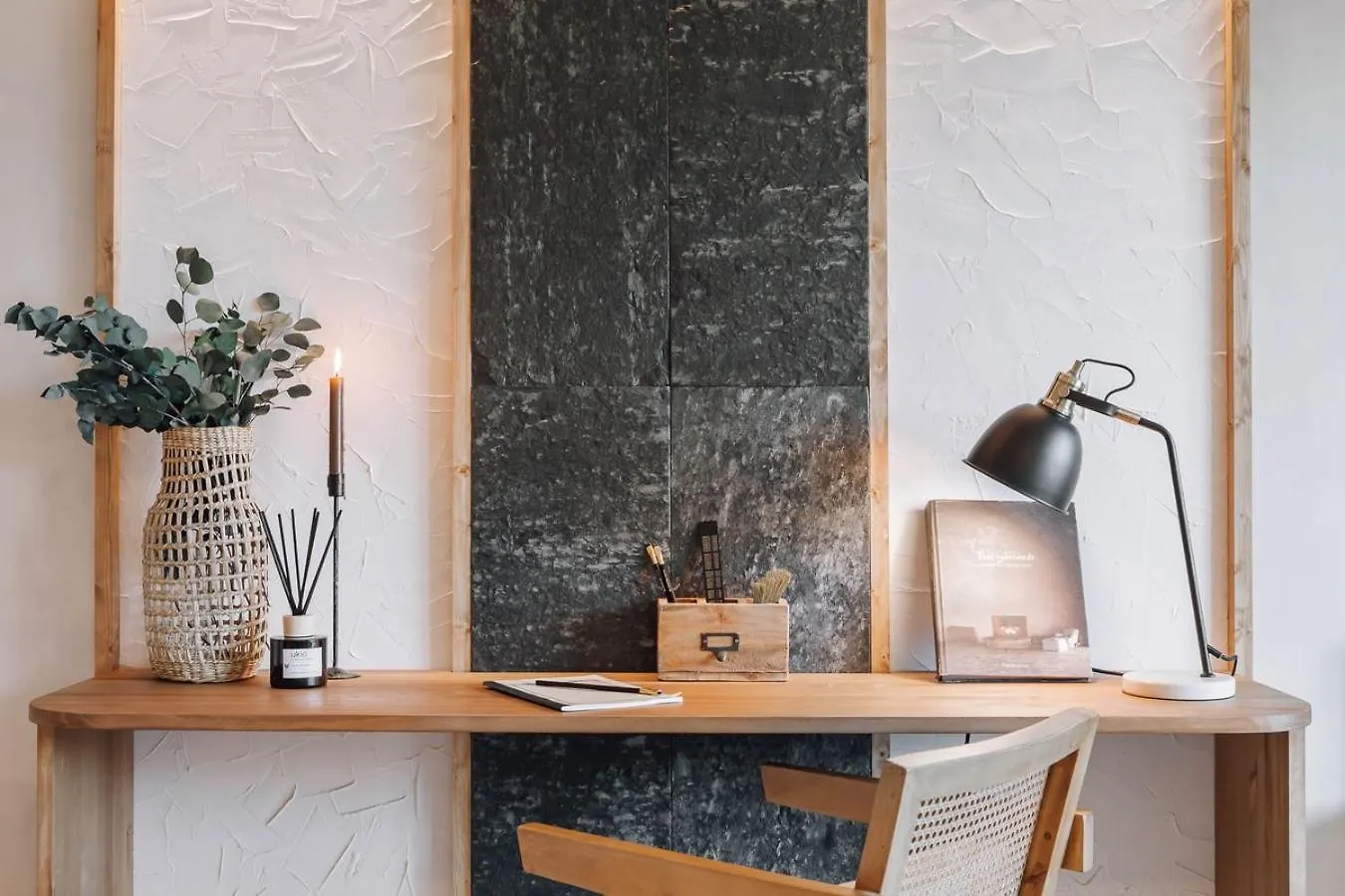 Ferrat - 3 Bedrooms In Eixample Esquerra Barcelona